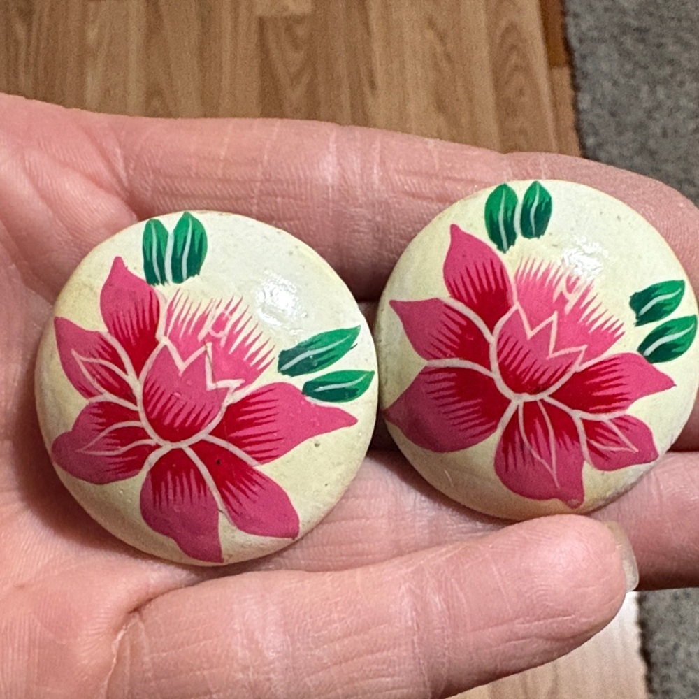 VINTAGE HANDPAINTED CZECH PINK FLORAL GREEN LEAF LARGE BUTTON 1.7" POST EARRINGS